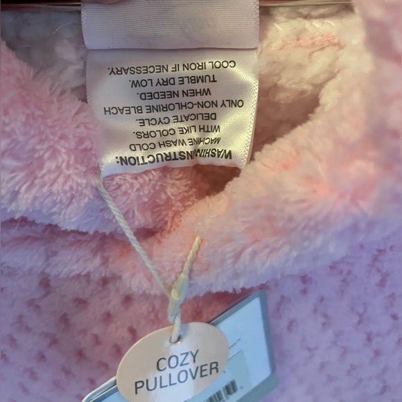 Cozy Pink Fuzzy Overhead - Oversized Hooded Pullover - NWT - Picture 7 of 10